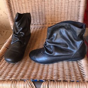 ❌SOLD❌Slouchy booties
