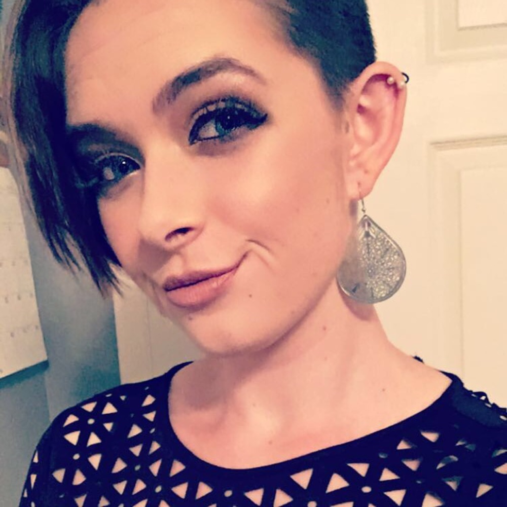 Meet your Posher, Elizabeth