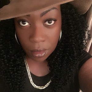 Meet your Posher, Sonia