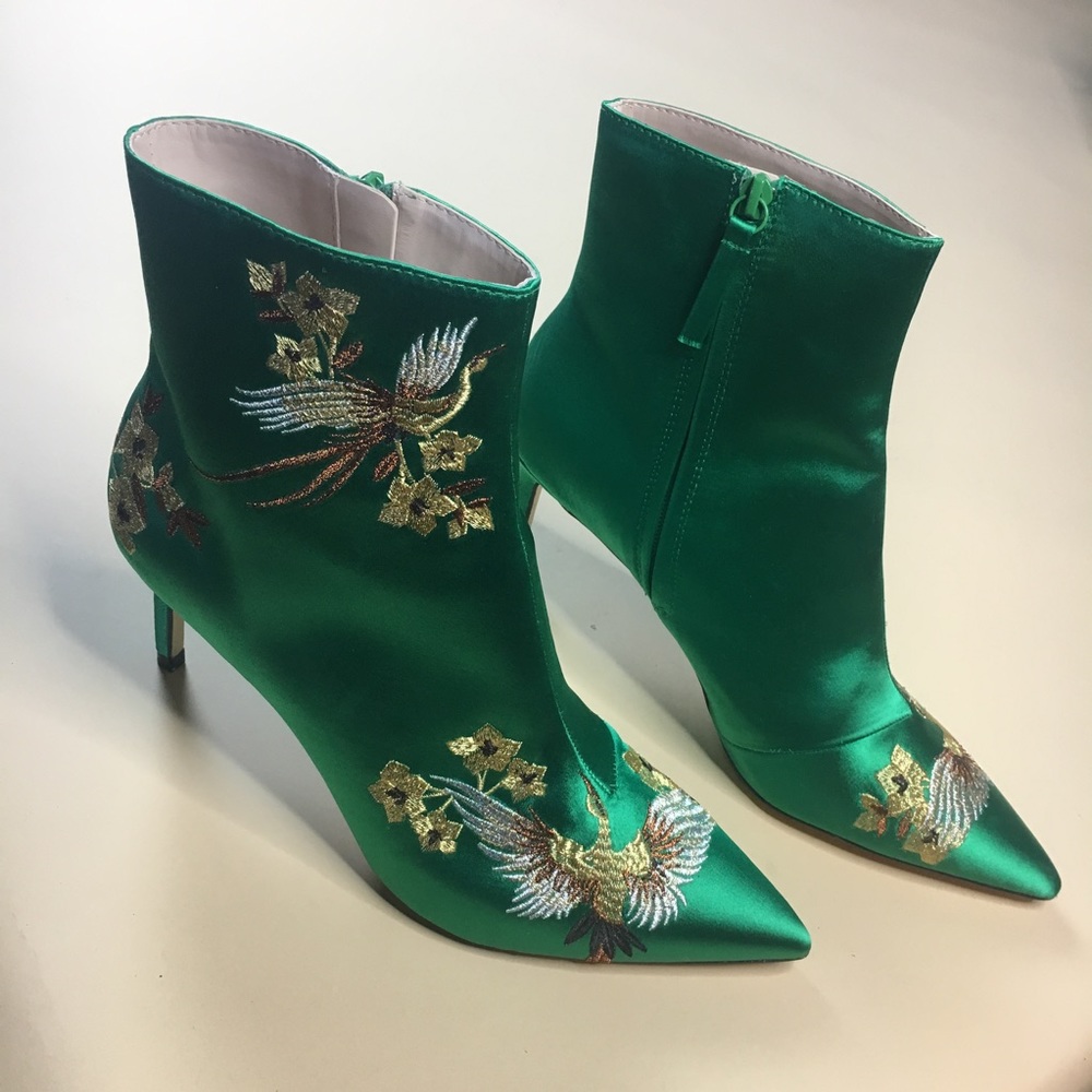 NWT ZARA Green Satin Booties