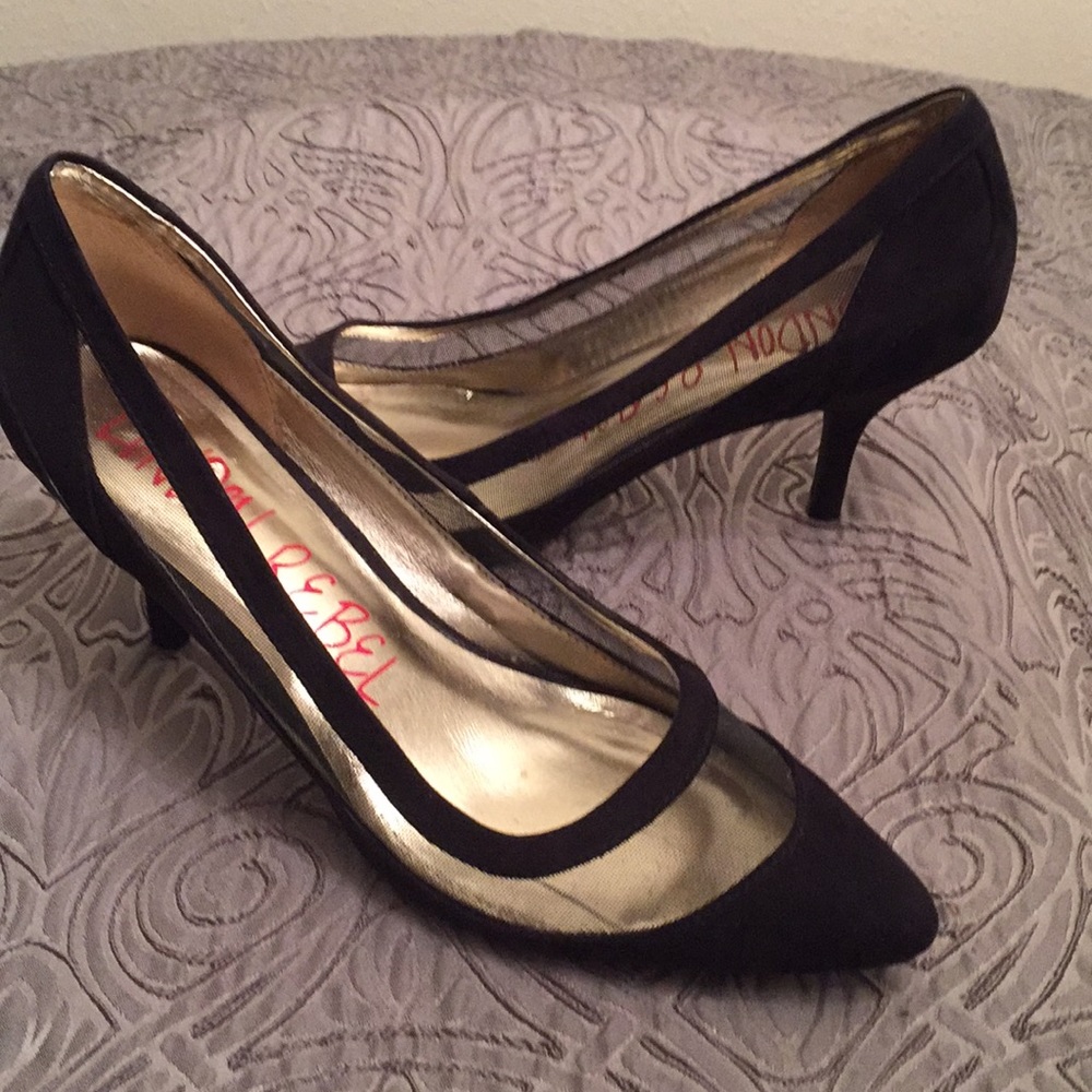 Dressy Black Pumps