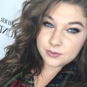 Meet your Posher, Kaylie