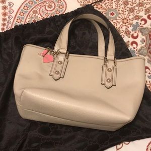 ❗️❗️❗️Adorable Rare Gucci ❗️❗️❗️