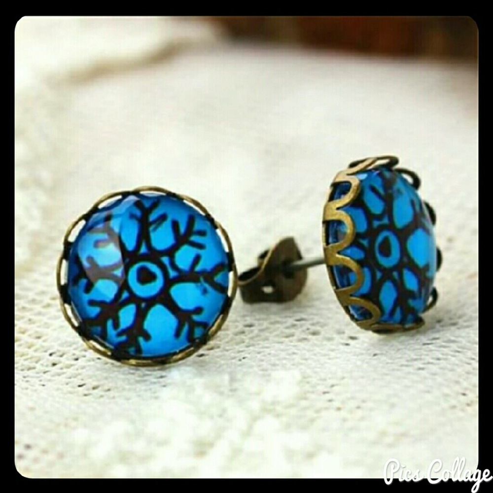 Black & Blue Snowflake Cabochon Earrings