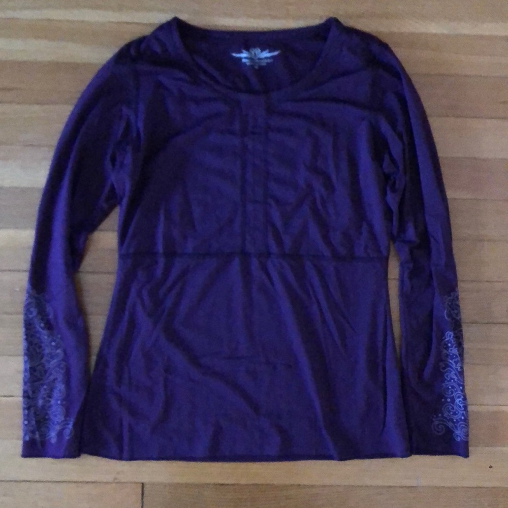 Snow Angel baselayer in plum