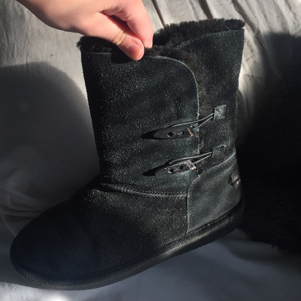 Used bearpaw boots