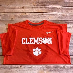 *NWOT* Men’s Nike Clemson Performance T-shirt