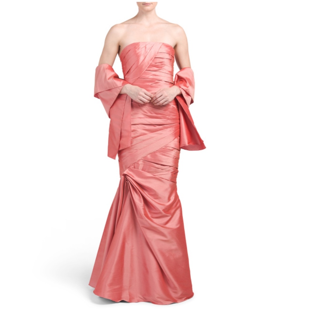 ✨SALE!✨ML MONIQUE LHUILLIER Strapless Gown & Shawl