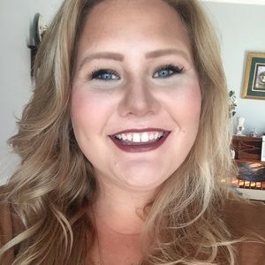 Meet your Posher, Priscilla joy