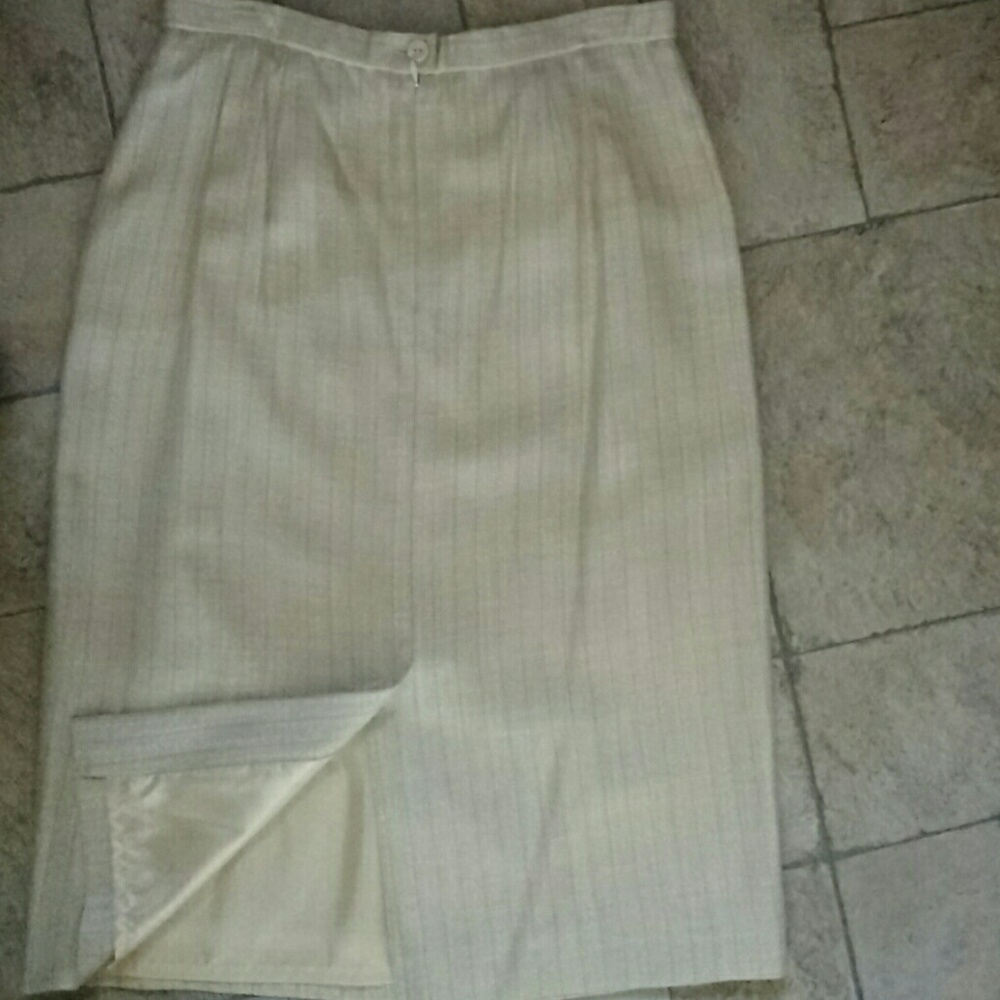 💕 Straight Woven skirt in great condition