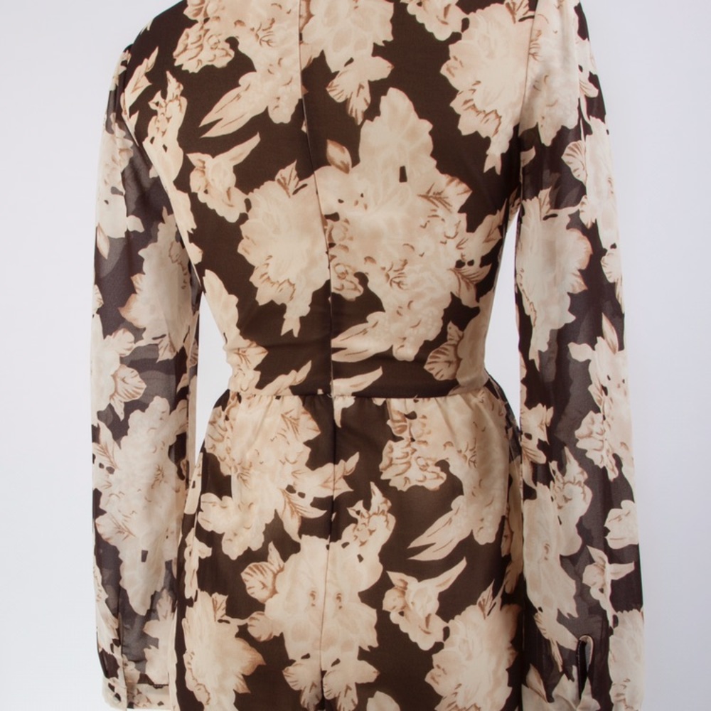 🌸🌼 FLORAL ROMPER🌼🌸 - Picture 4 of 5