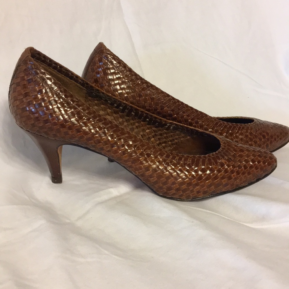 Brown Woven Leather pumps