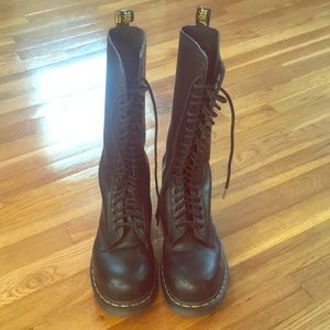 Dr. Marten’s Rare 1942 20-eye steel toe - Size 7