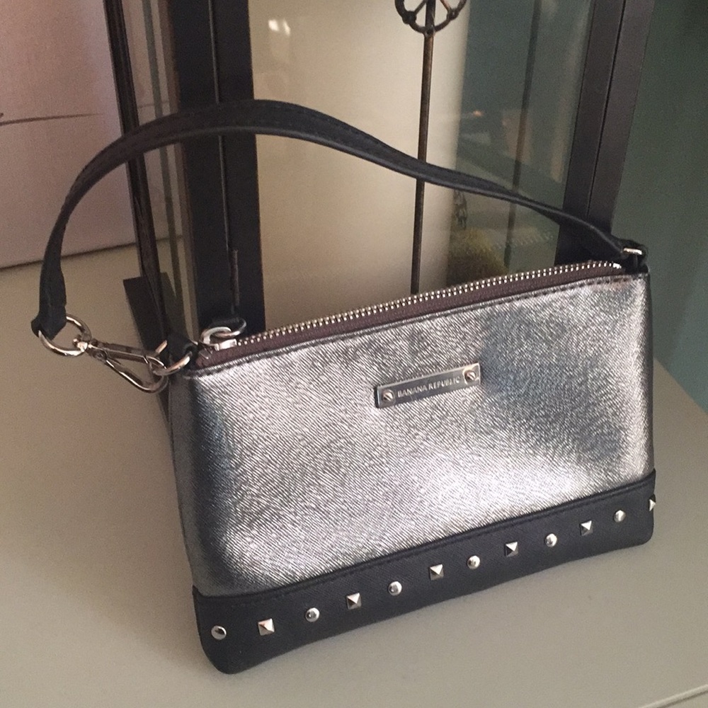 Banana Republic wristlet