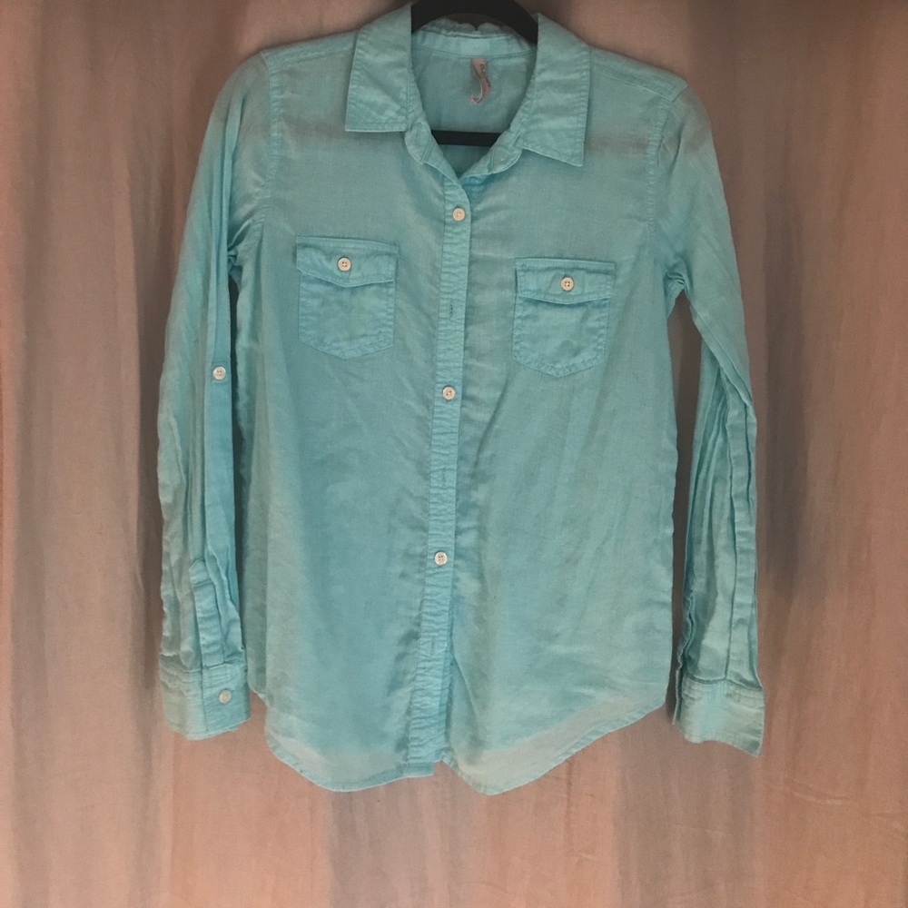 Light Blue Linen Buttondown