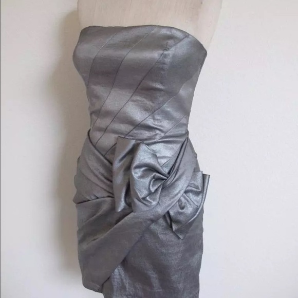 Jessica McClintock Dresses & Skirts - Platinum bodycon cocktail dress - VIntage