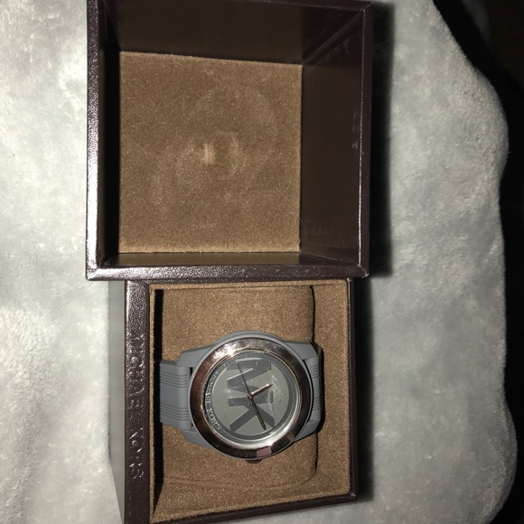 Michael kors watch main image 4