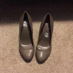 Jessica Simpson heels