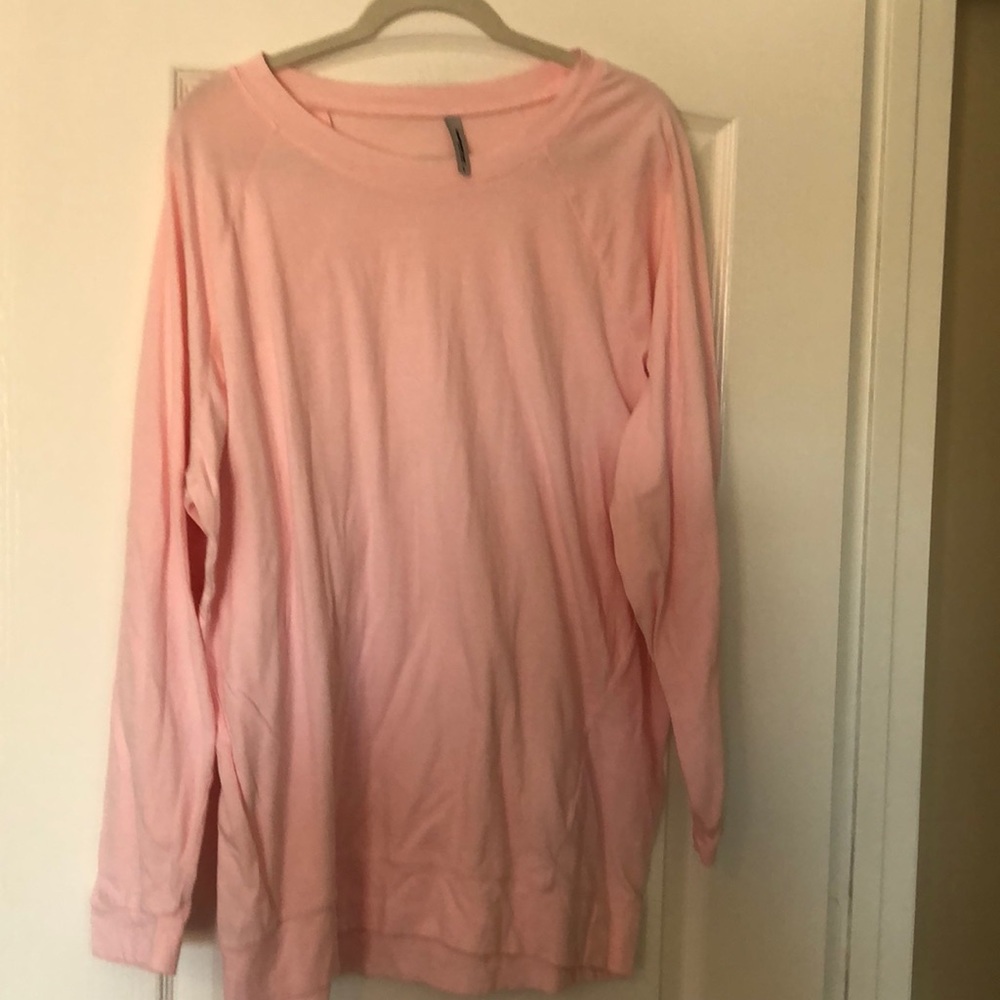 Oversized shirt to wear with leggings