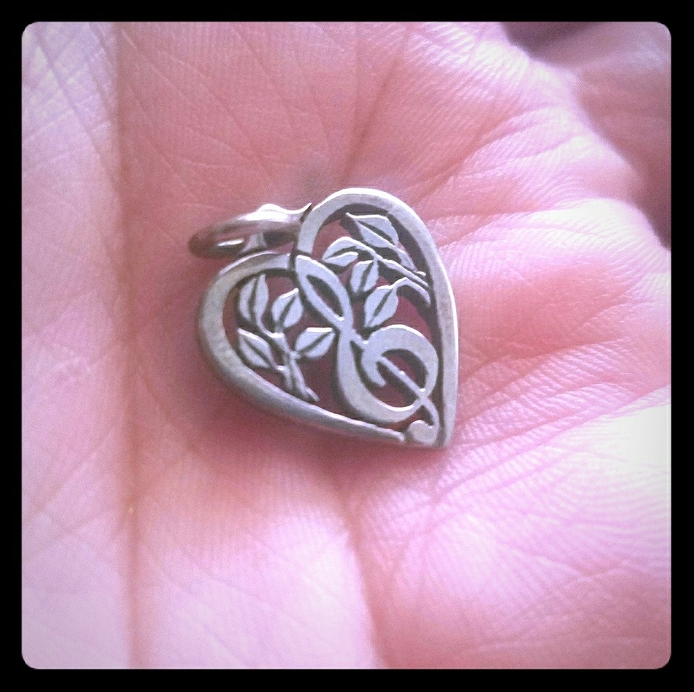 Retired James Avery Treble Clef In Heart Charm