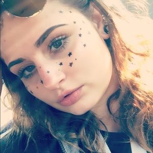 Meet your Posher, Lily