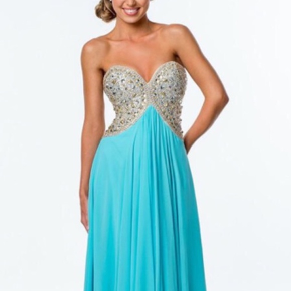 ✨SALE!✨ TERANI COUTURE Strapless Beaded Gown