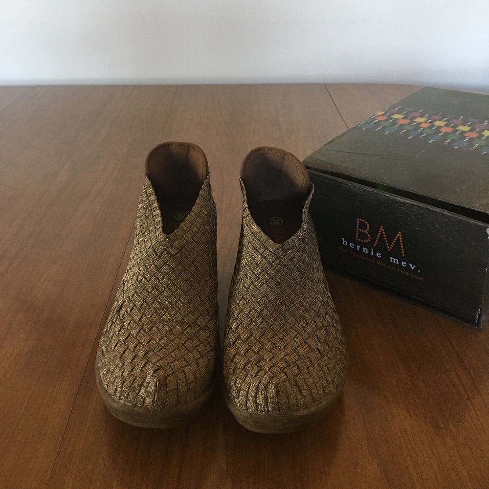 Bernie Mev Sexy Wedge Size 38 EUC