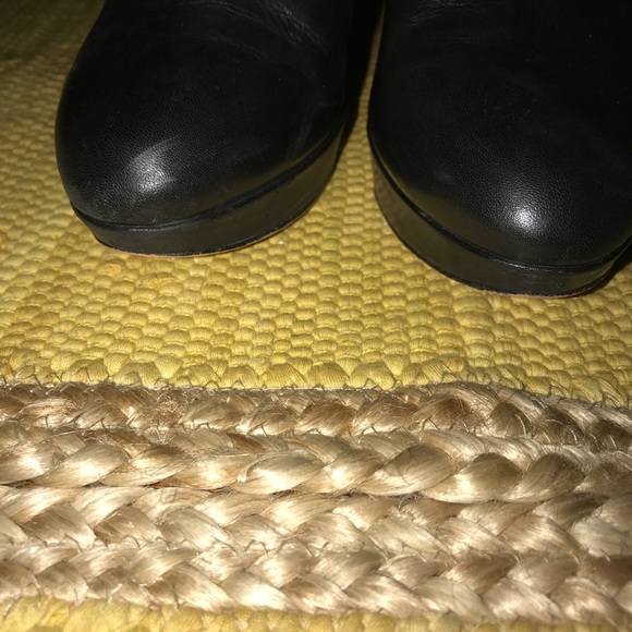 Vince Camuto Blk leather low-rise round toe boot. - Picture 4 of 7