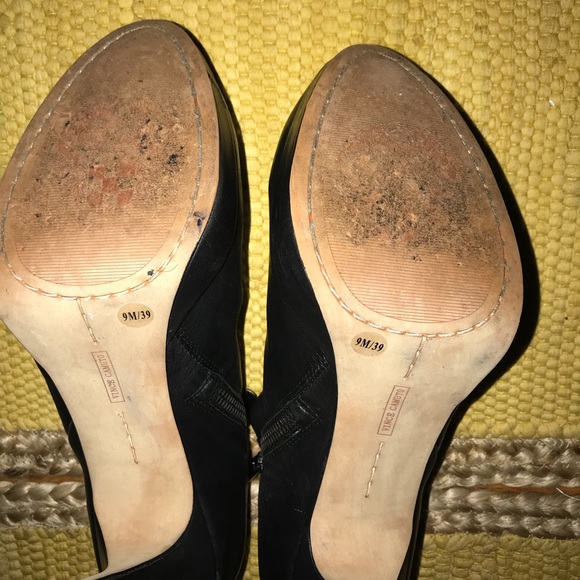 Vince Camuto Blk leather low-rise round toe boot. - Picture 6 of 7