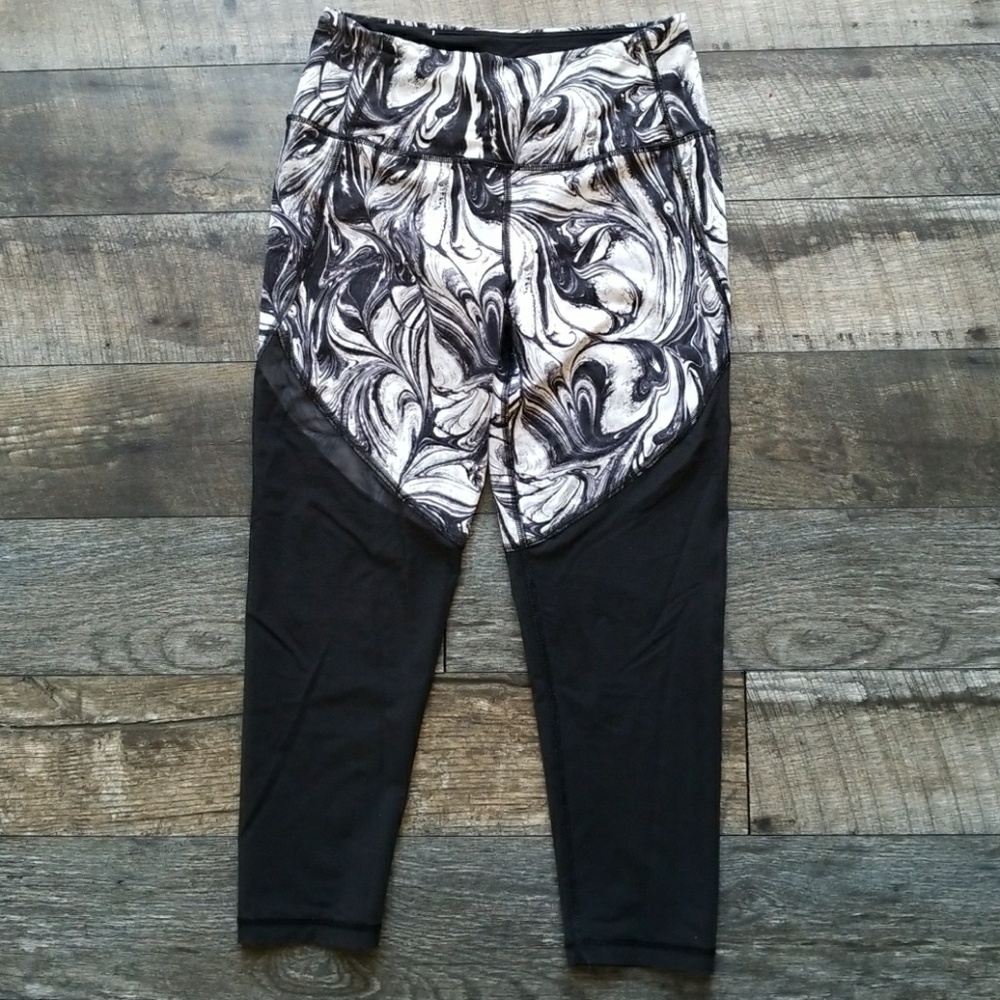 Victoria Sport Cropped High Rise Leggings