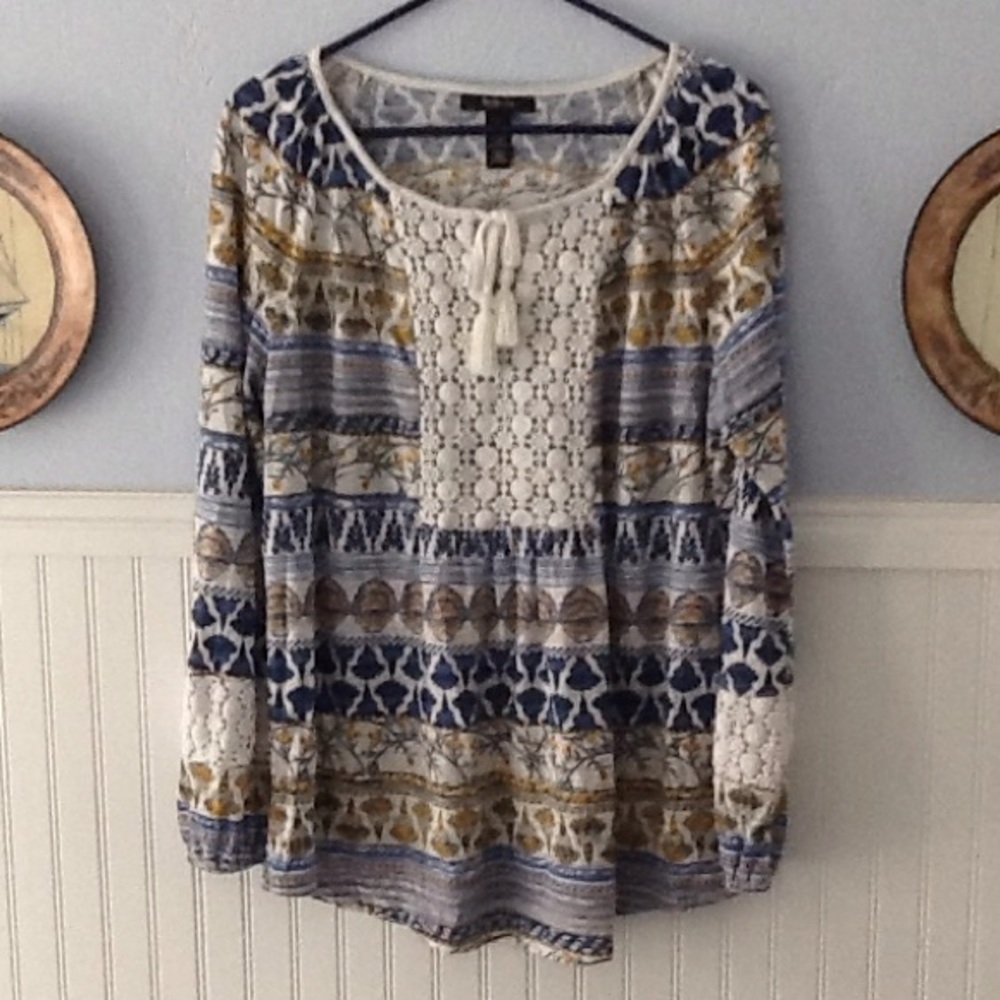 BOHO STYLE TOP WITH LACE