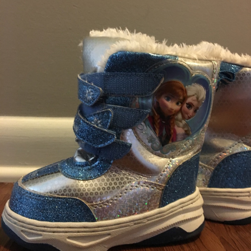 Girls snow boots
