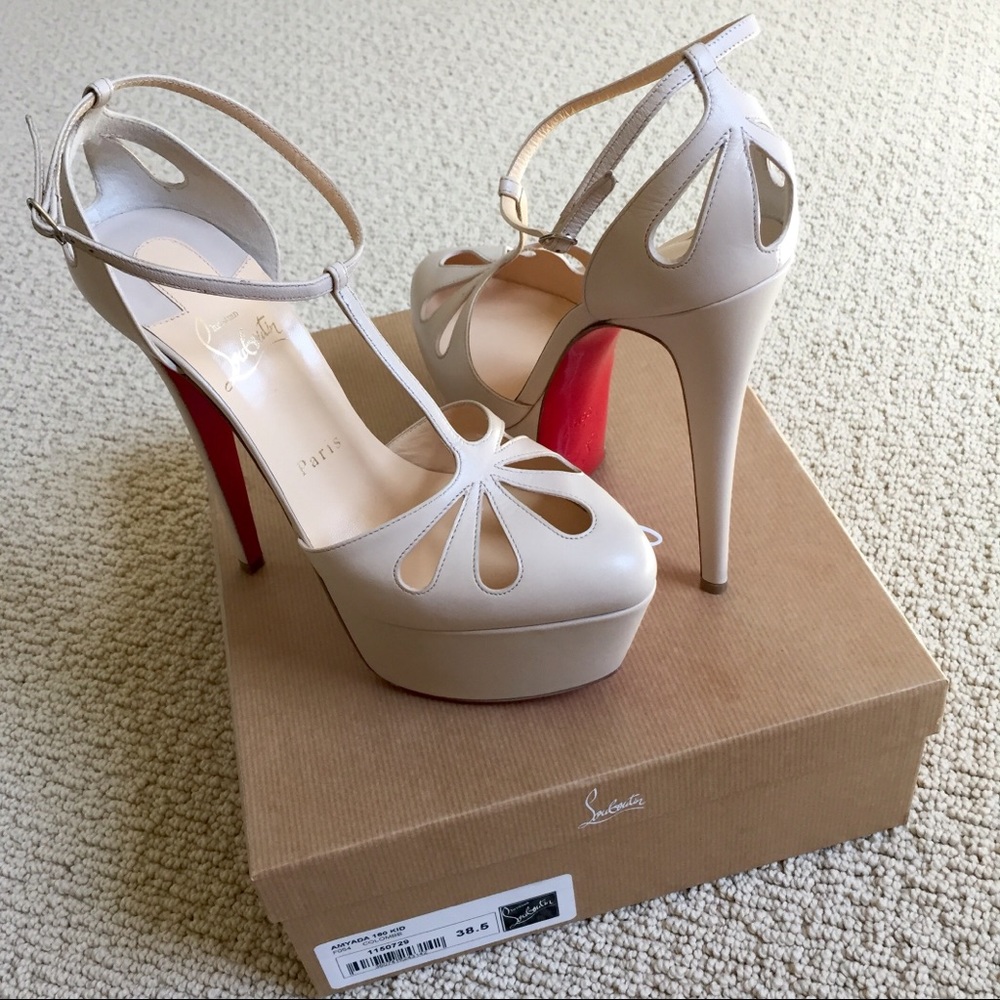 🆕 Christian Louboutin T-Strap Platform Pump 38.5