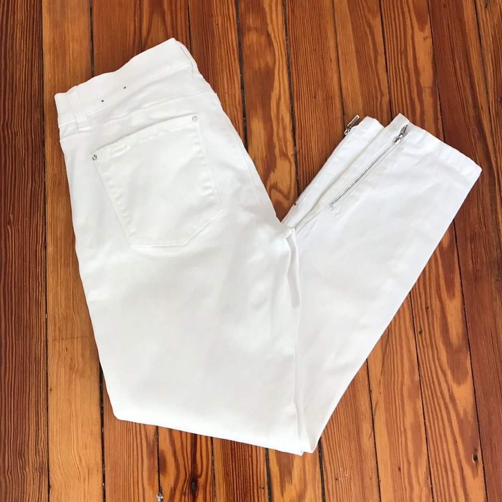 White House Black Market White Skimmer Jeans