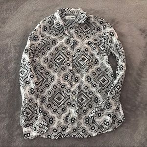 Worn twice Old Navy Aztec button down