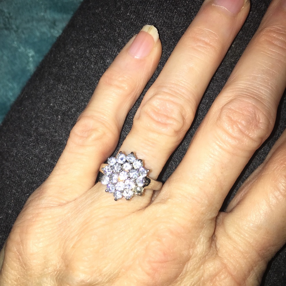 Gorgeous crystal cluster ring silver plated size 7