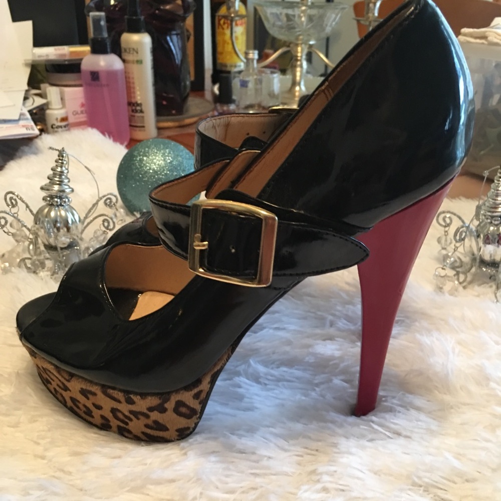 Guess heels.   Stunning!!!
