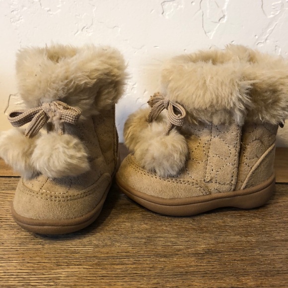 Baby boots 👢 - Picture 2 of 3