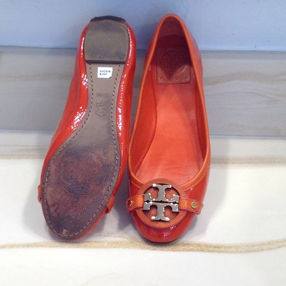 Tory Burch shoes size 5 1/2 - Picture 2 of 4