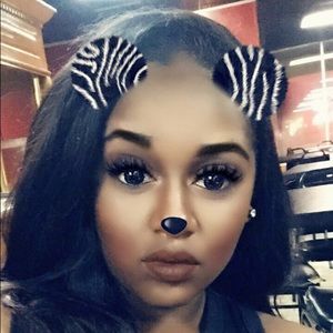 Meet your Posher, Tia