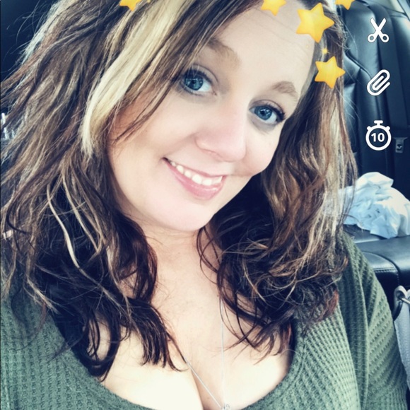 Meet your Posher, Amy - Picture 3 of 4