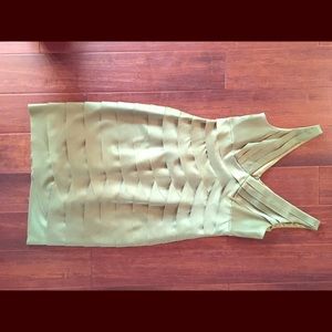 Sleeveless moss green dress