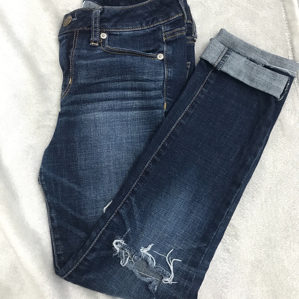Knee Ripped Jeans