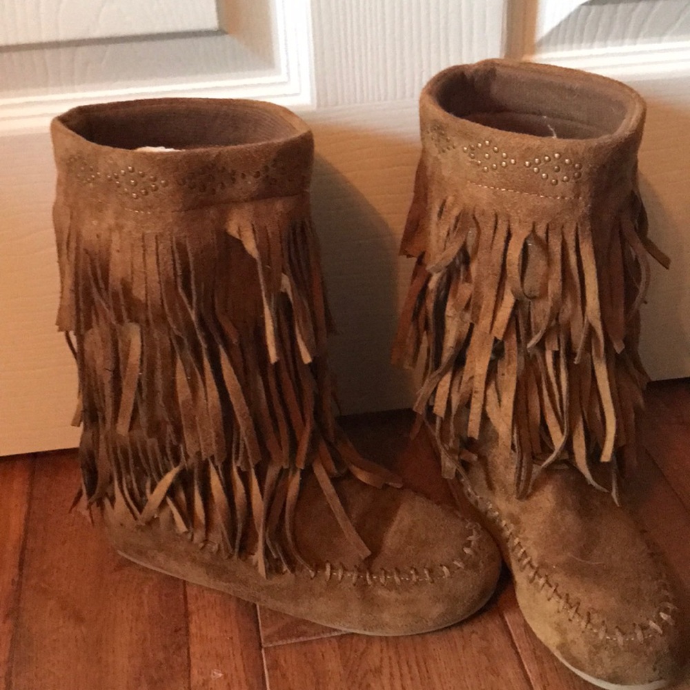Girls fringe boots barely worn