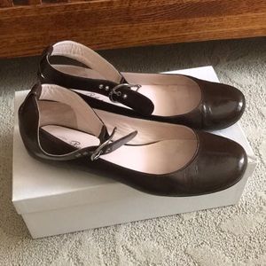 Emilio Pucci flats. Made in Italy . Excellent buy