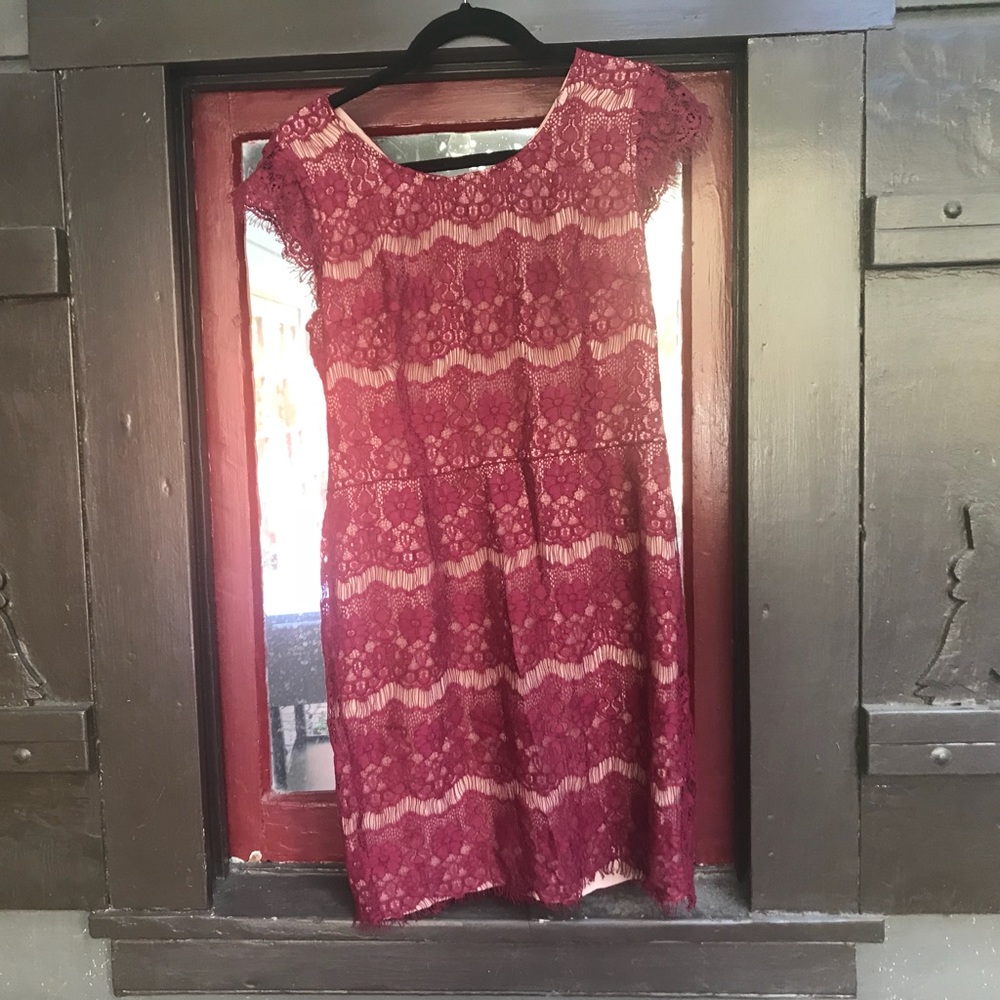 Wine colored holiday dress! - Picture 2 of 3