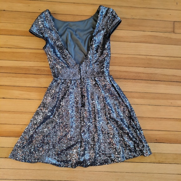 Perfect NYE Dress!! ✨ - Picture 2 of 5