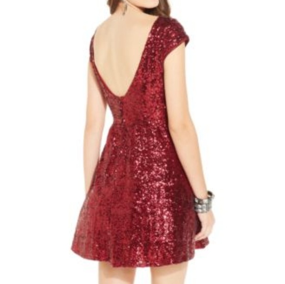 Perfect NYE Dress!! ✨ - Picture 4 of 5