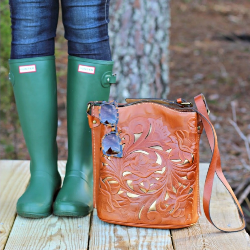 π«SOLDπ«Patricia Nash Lavello sling bucket tooled - Picture 1 of 8