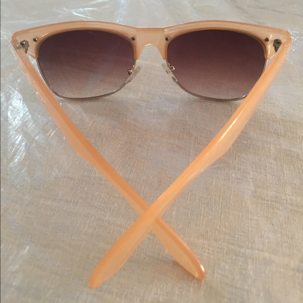 Sunglasses - Picture 2 of 5